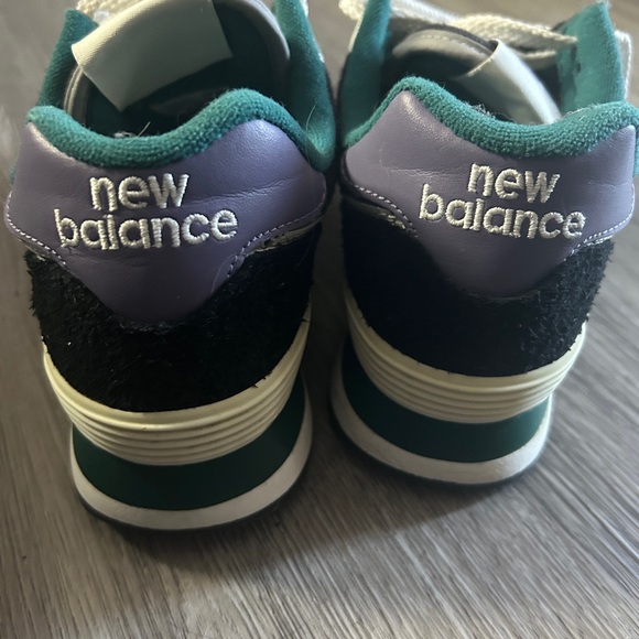 New Balance 574 - Picture 2 of 8